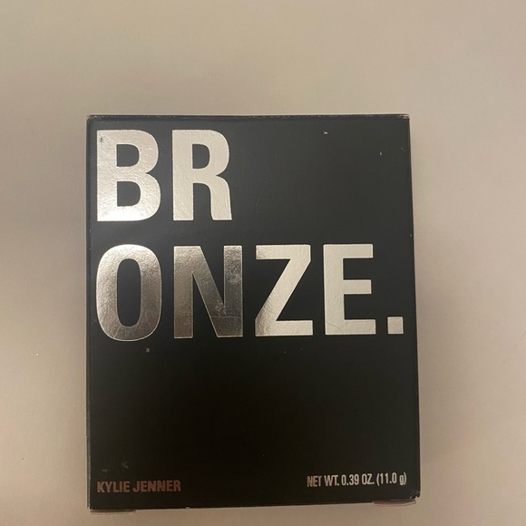 Kylie cosmetics bronzer - Picture 4 of 5